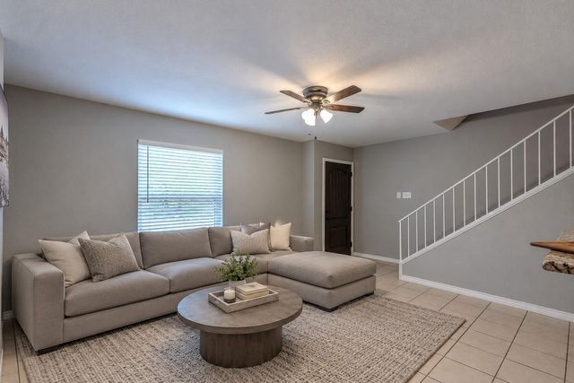 720 Memorial Mews Street B, Houston, TX 77079