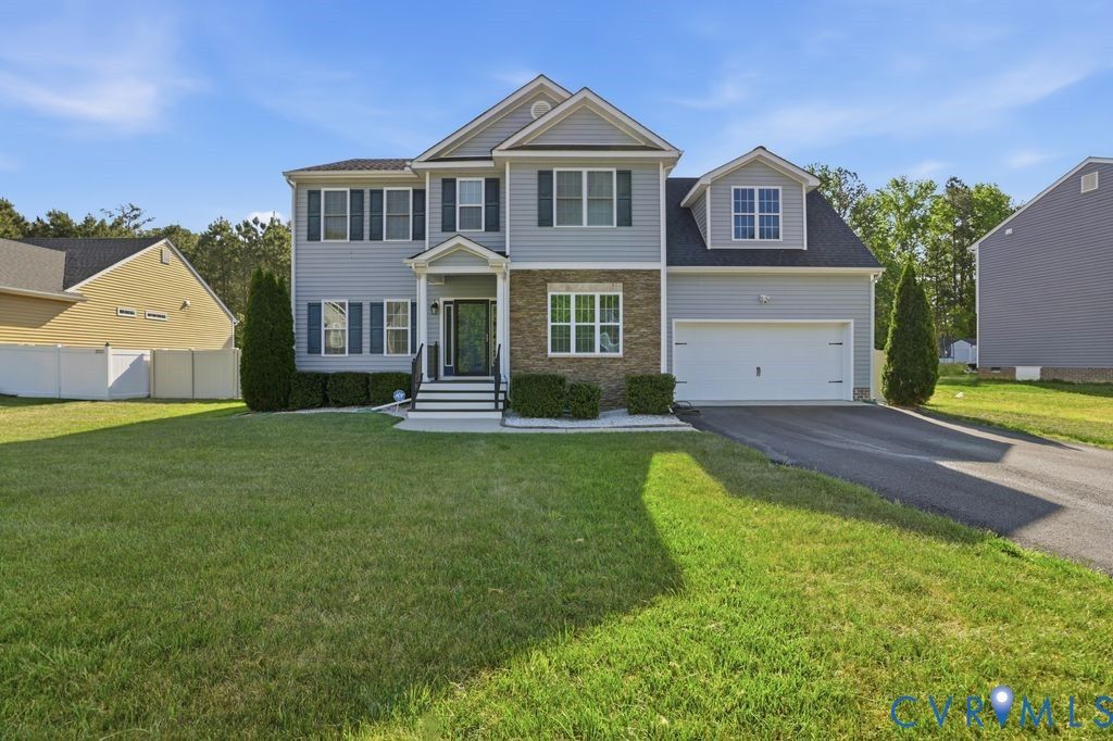 5942 Autumnleaf Dr, Ampthill, VA 23234