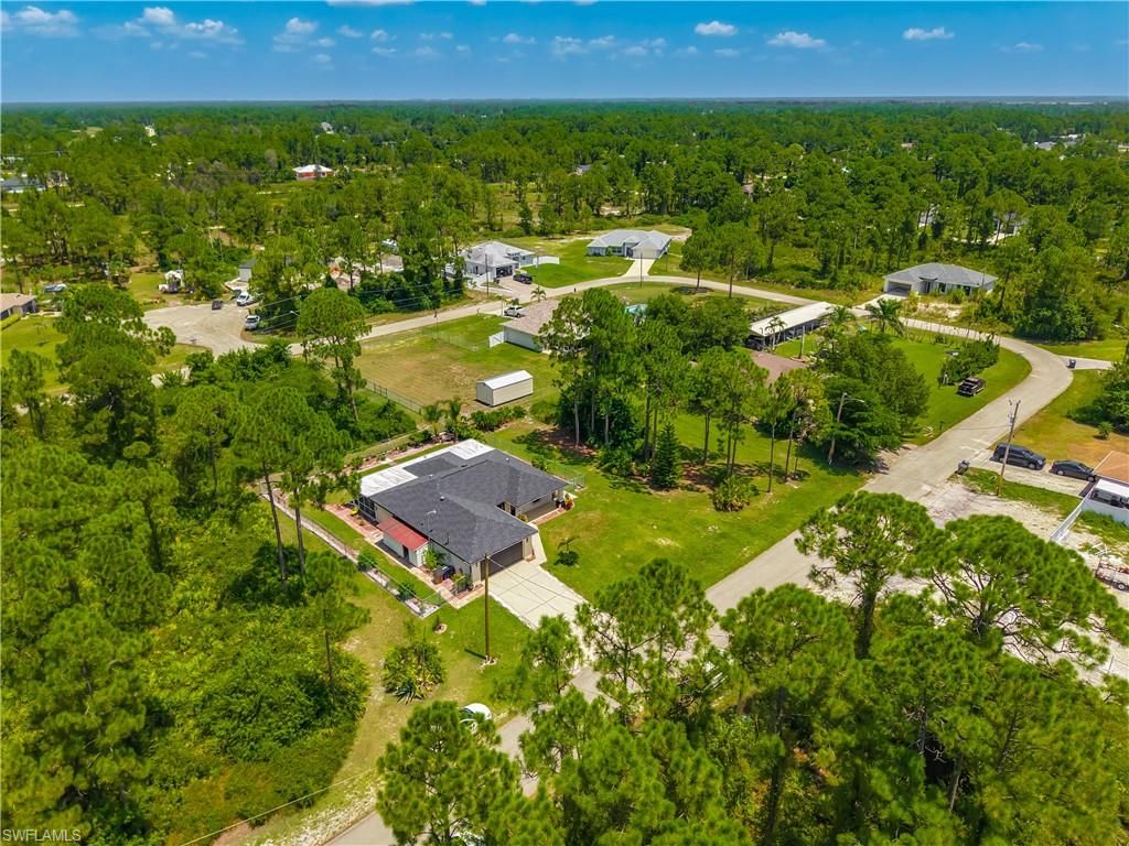 927 Franklin ST E, LEHIGH ACRES, FL 33974 — photo 3