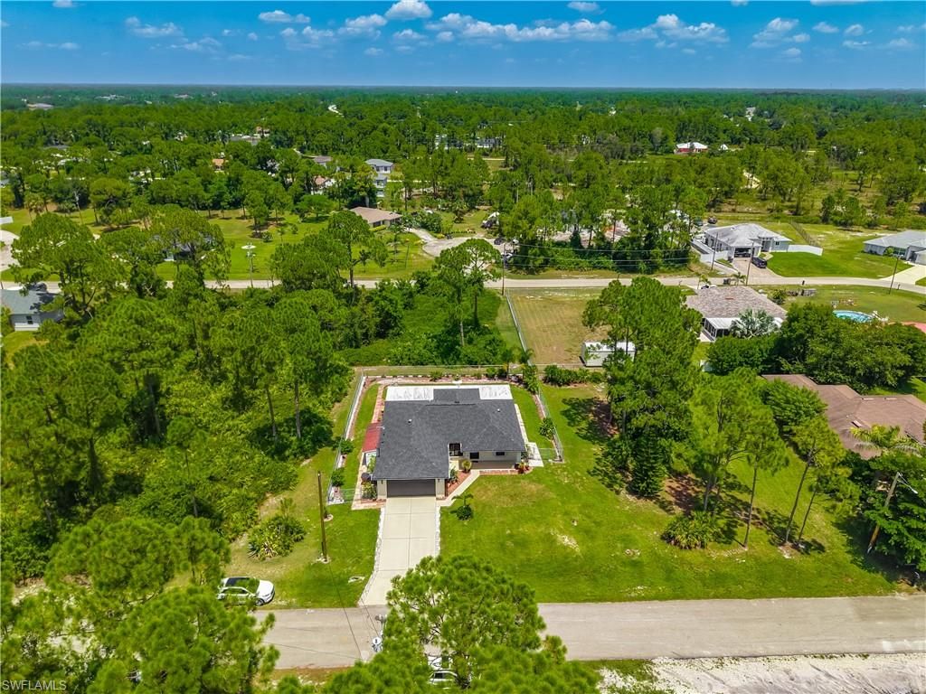 927 Franklin ST E, LEHIGH ACRES, FL 33974 — photo 4