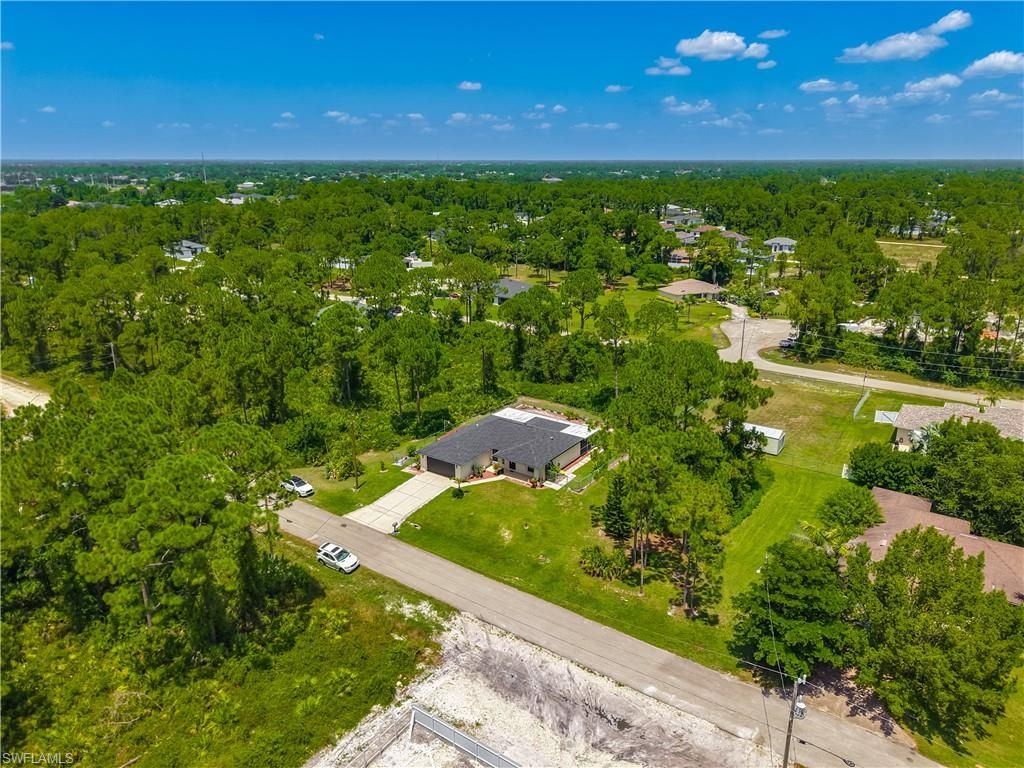 927 Franklin ST E, LEHIGH ACRES, FL 33974 — photo 5