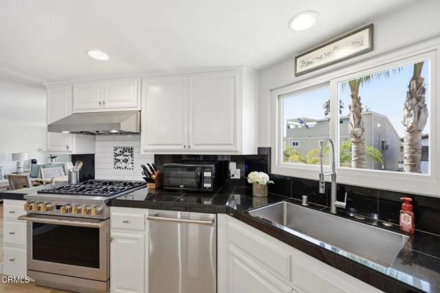 126 Malibu Avenue, Oxnard, CA 93035