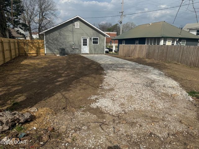 821 Kentucky Avenue, Joplin, MO 64801