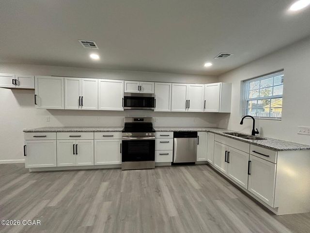 821 Kentucky Avenue, Joplin, MO 64801