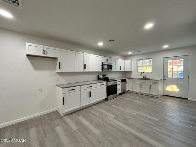 821 Kentucky Avenue, Joplin, MO 64801