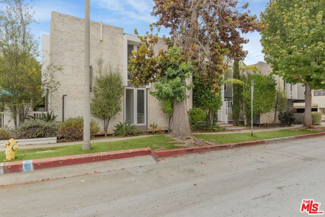 7758 W 91st Street, Los Angeles, CA 90293