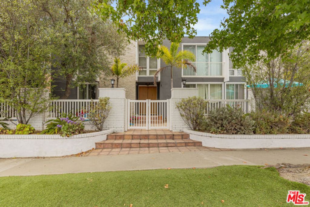 7758 W 91st Street, Los Angeles, CA 90293