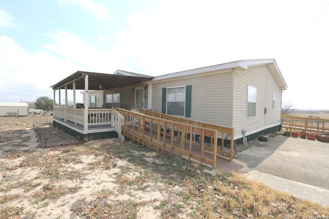 133 Oak View, La Vernia, TX 78121