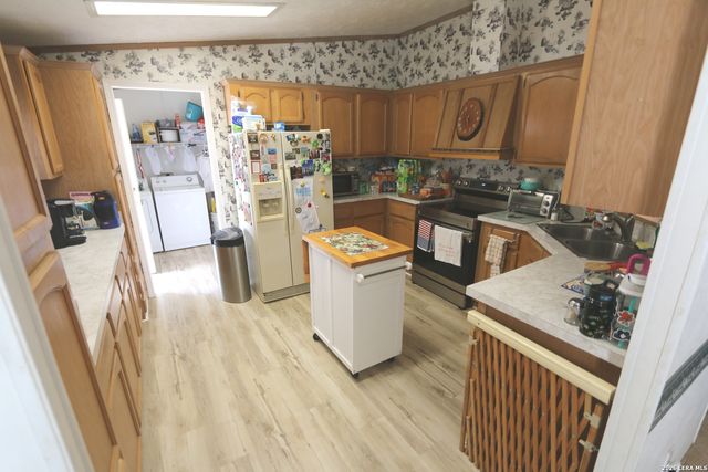 133 Oak View, La Vernia, TX 78121