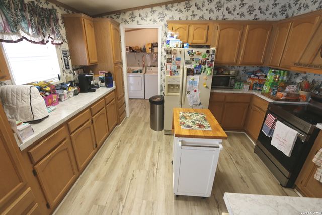 133 Oak View, La Vernia, TX 78121