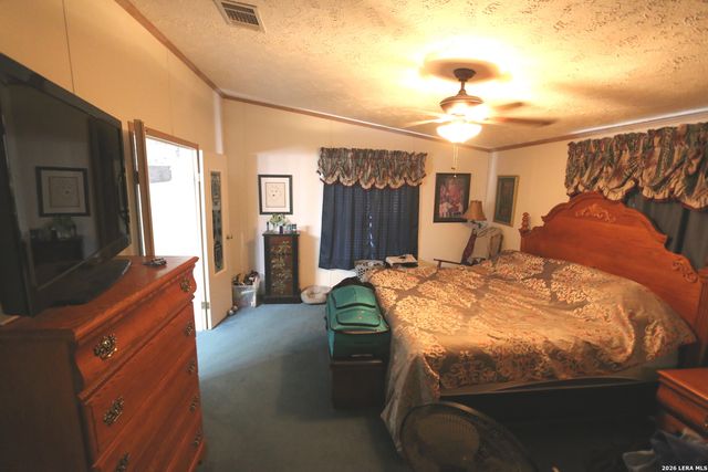 133 Oak View, La Vernia, TX 78121