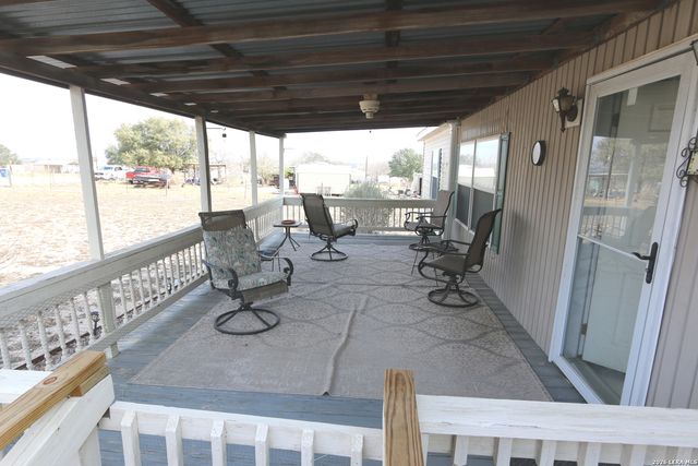 133 Oak View, La Vernia, TX 78121