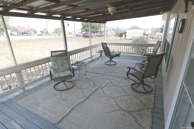 133 Oak View, La Vernia, TX 78121