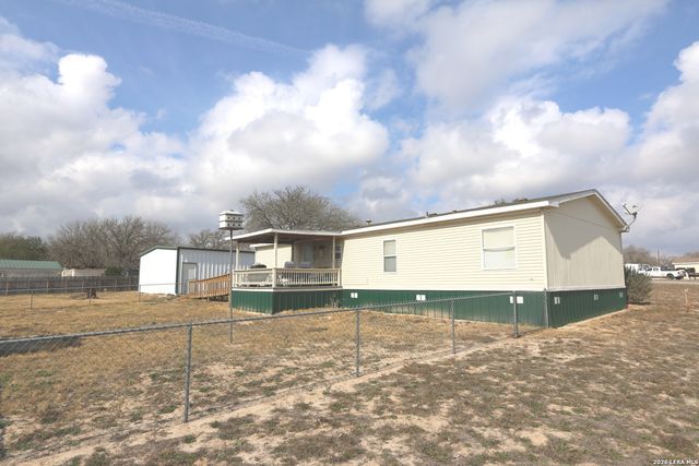 133 Oak View, La Vernia, TX 78121