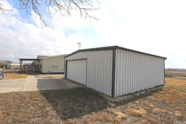 133 Oak View, La Vernia, TX 78121