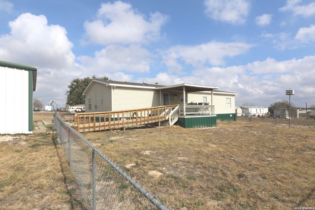 133 Oak View, La Vernia, TX 78121