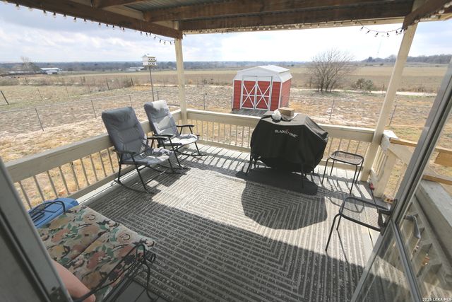 133 Oak View, La Vernia, TX 78121