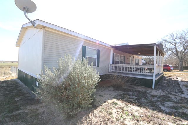 133 Oak View, La Vernia, TX 78121