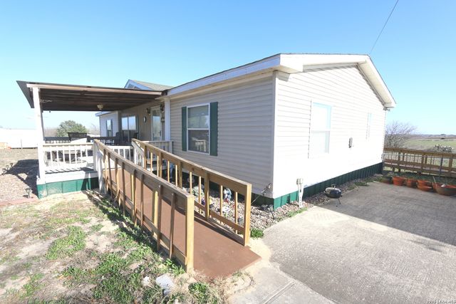 133 Oak View, La Vernia, TX 78121