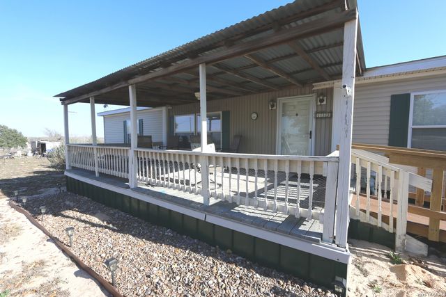 133 Oak View, La Vernia, TX 78121