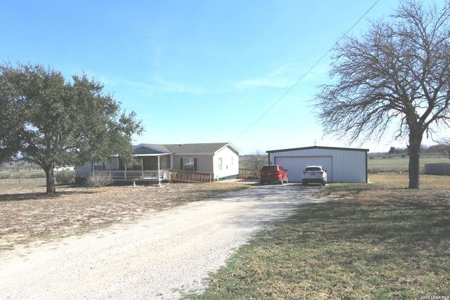133 Oak View, La Vernia, TX 78121