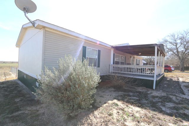 133 Oak View, La Vernia, TX 78121