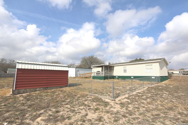133 Oak View, La Vernia, TX 78121