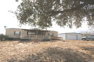 133 Oak View, La Vernia, TX 78121