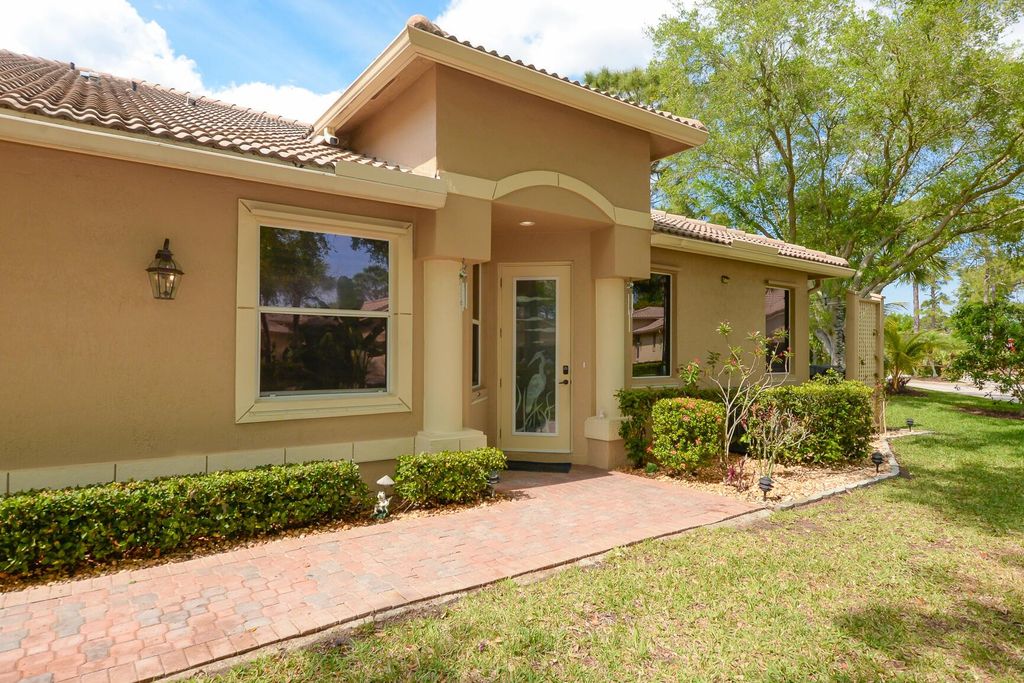 7326 Sea Pines Court, Port St Lucie, FL 34986