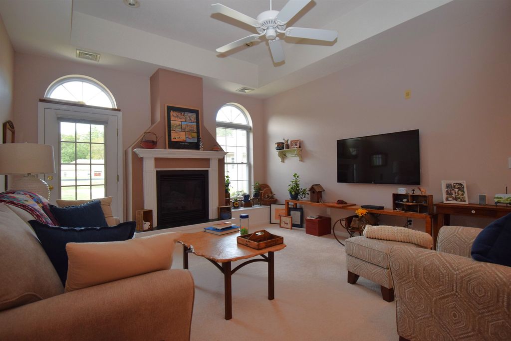 20 Lantern Lane # 20, Kingston, NH 03848