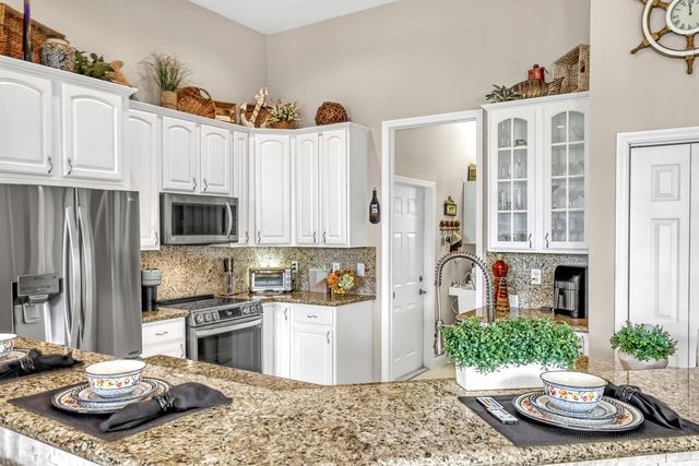 14042 88th Place N, The Acreage, FL 33470