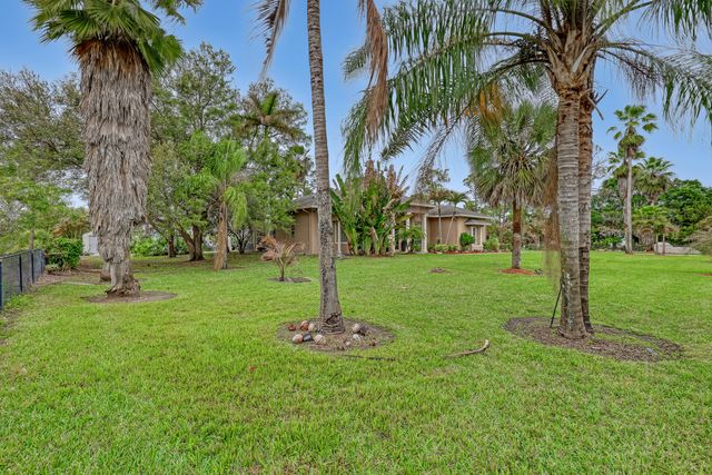 14042 88th Place N, The Acreage, FL 33470