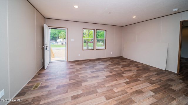 9115 E Calabash Drive SW, Calabash, NC 28467