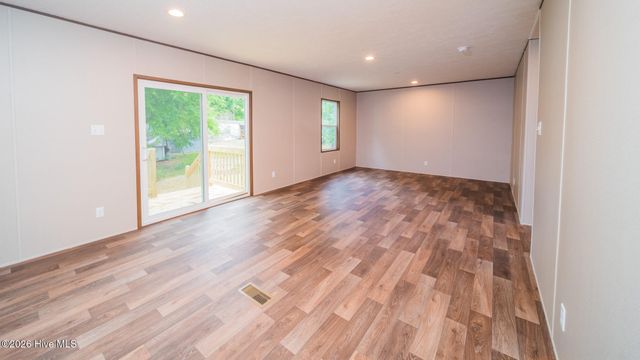 9115 E Calabash Drive SW, Calabash, NC 28467