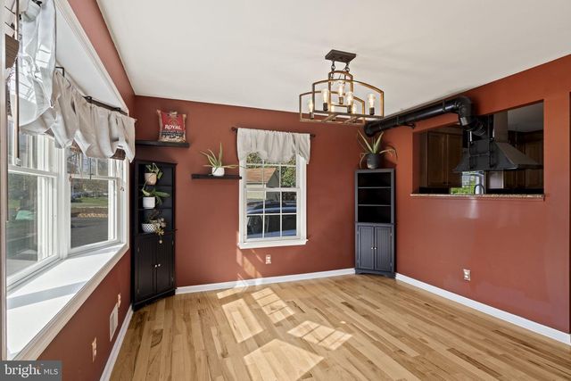 329 MAPLE RD, Mount Laurel, NJ 08054