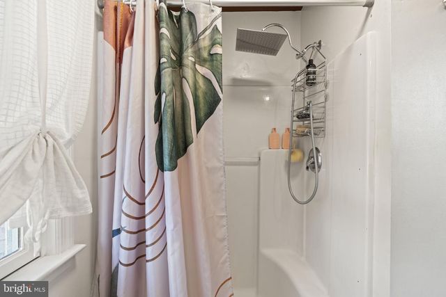 329 MAPLE RD, Mount Laurel, NJ 08054