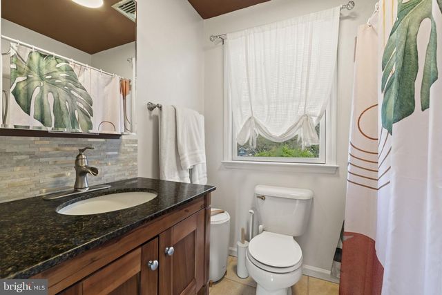 329 MAPLE RD, Mount Laurel, NJ 08054