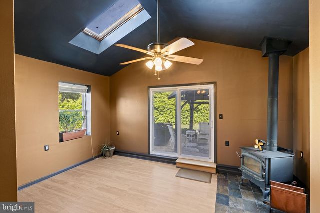 329 MAPLE RD, Mount Laurel, NJ 08054