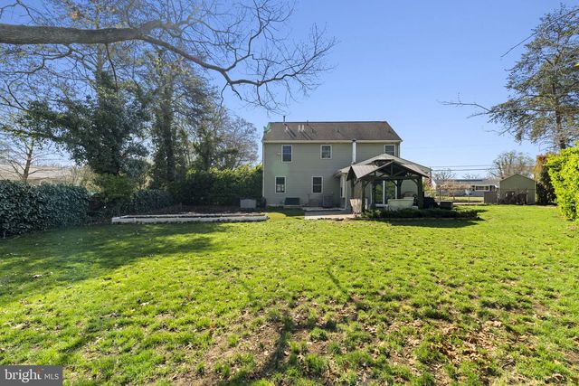 329 MAPLE RD, Mount Laurel, NJ 08054