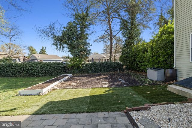 329 MAPLE RD, Mount Laurel, NJ 08054