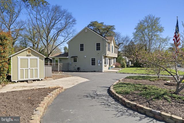 329 MAPLE RD, Mount Laurel, NJ 08054