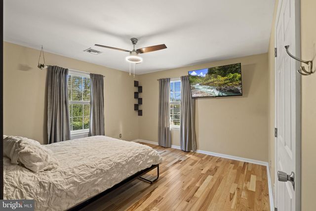 329 MAPLE RD, Mount Laurel, NJ 08054