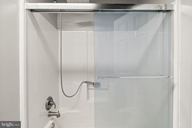 329 MAPLE RD, Mount Laurel, NJ 08054