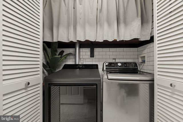 329 MAPLE RD, Mount Laurel, NJ 08054