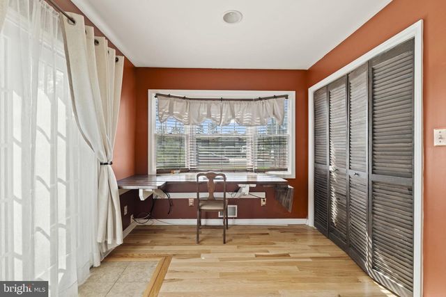 329 MAPLE RD, Mount Laurel, NJ 08054