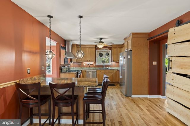 329 MAPLE RD, Mount Laurel, NJ 08054