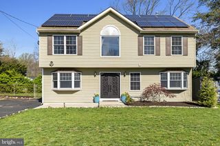 329 MAPLE RD, Mount Laurel, NJ 08054