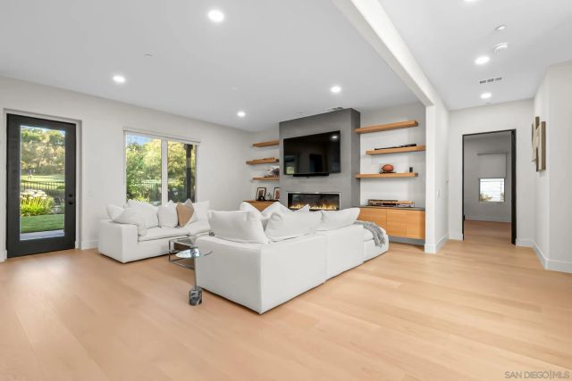 16829 Going My Way, San Diego, CA 92127