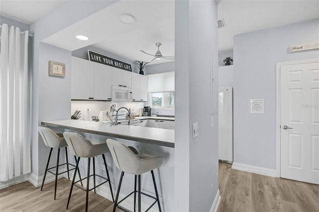 508 FOREST WAY 508, Longboat Key, FL 34228
