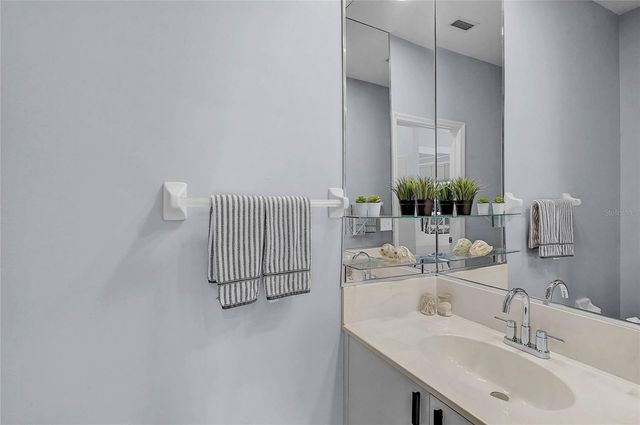 508 FOREST WAY 508, Longboat Key, FL 34228